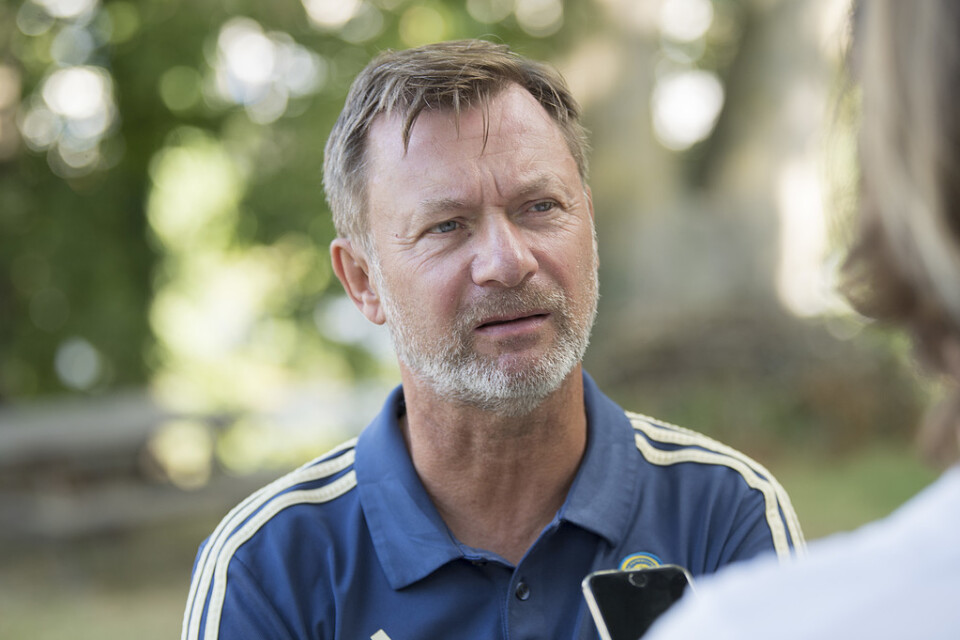 Sveriges förbundskapten Peter Gerhardsson intervjuad i Visby inför fotbollslandslagets EM-kvalpremiär borta mot Lettland.