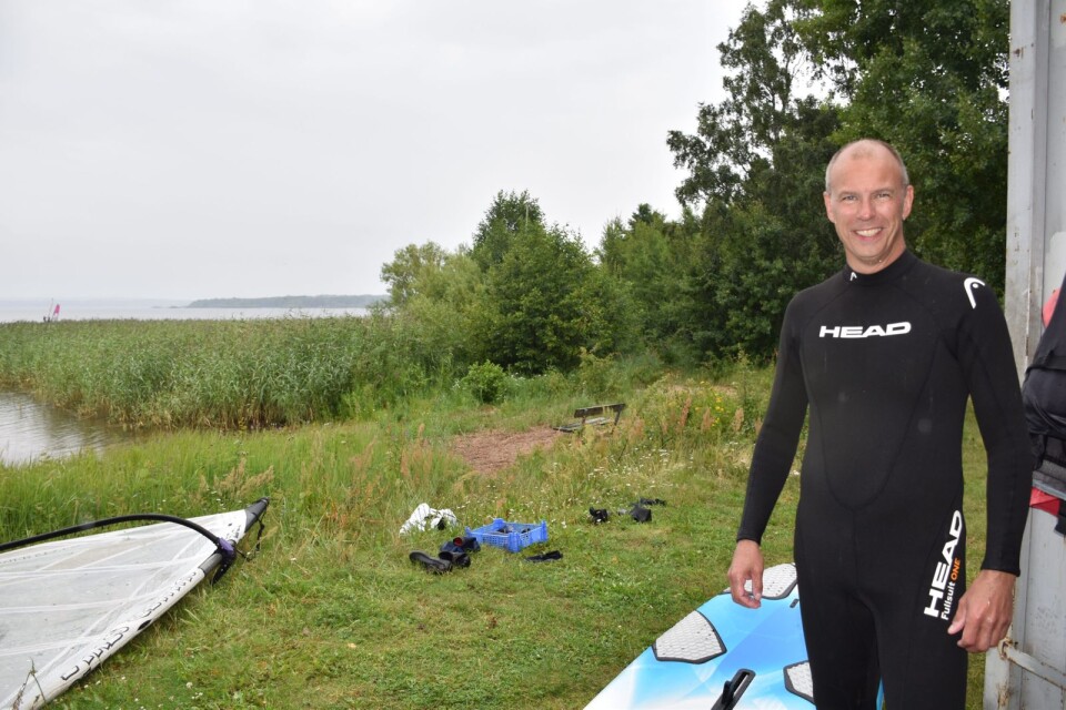 Christer Nilsson, Sjörröd, vindsurfar i Finjasjön.