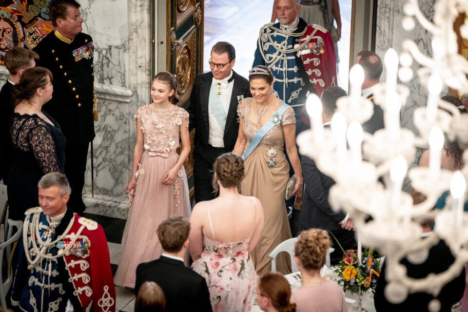 Prinsessan Estelle var tillsammans med sina föräldrar prins Daniel och kronprinsessan Victoria några av gästerna på prins Christians 18-årsfirande på Christiansborgs slott.