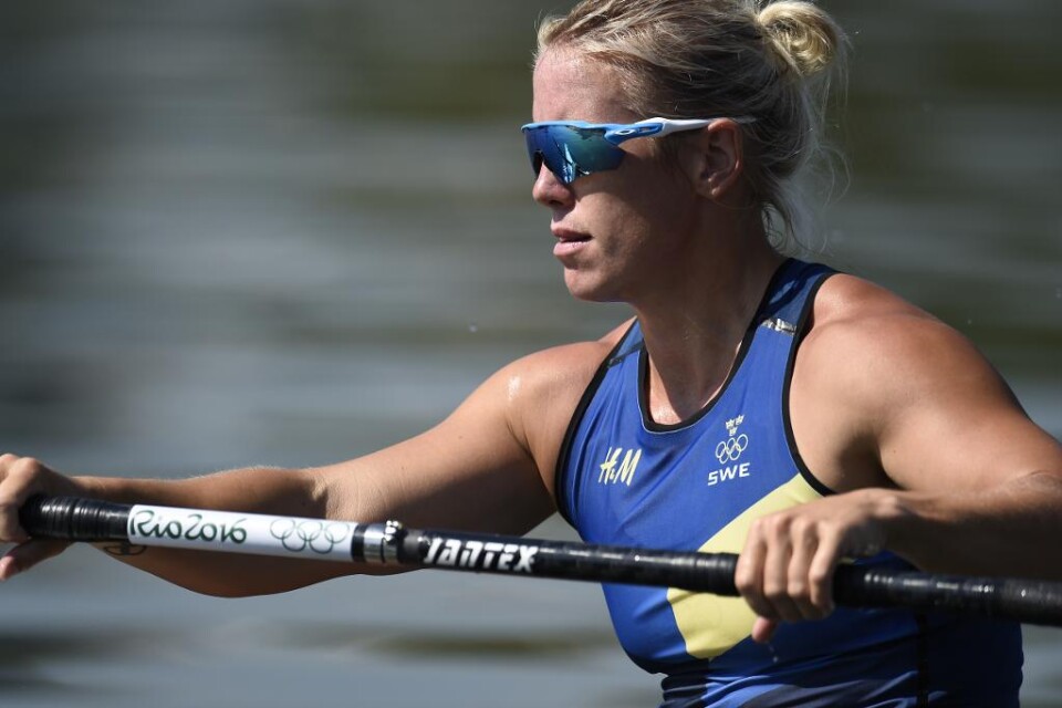 Karin Johansson, silvermedaljör i VM i Tjeckien förra sommaren, slutade tvåa på K1 1 000 meter vid världscuptävlingarna i kanot i tyska Duisburg. Australiskan Catherine McArthur inledde finalen i ursinnigt tempo och hade ett försprång på nära två sekund