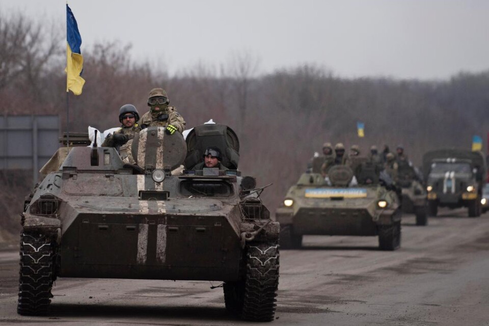 USA:s militärchef Martin Dempsey har anslutit sig till den växande skara i Washington som vill beväpna Ukraina för kampen mot de proryska separatisterna. I en utfrågning i senaten sade generalen att USA absolut bör överväga att skicka vapen till Ukraina