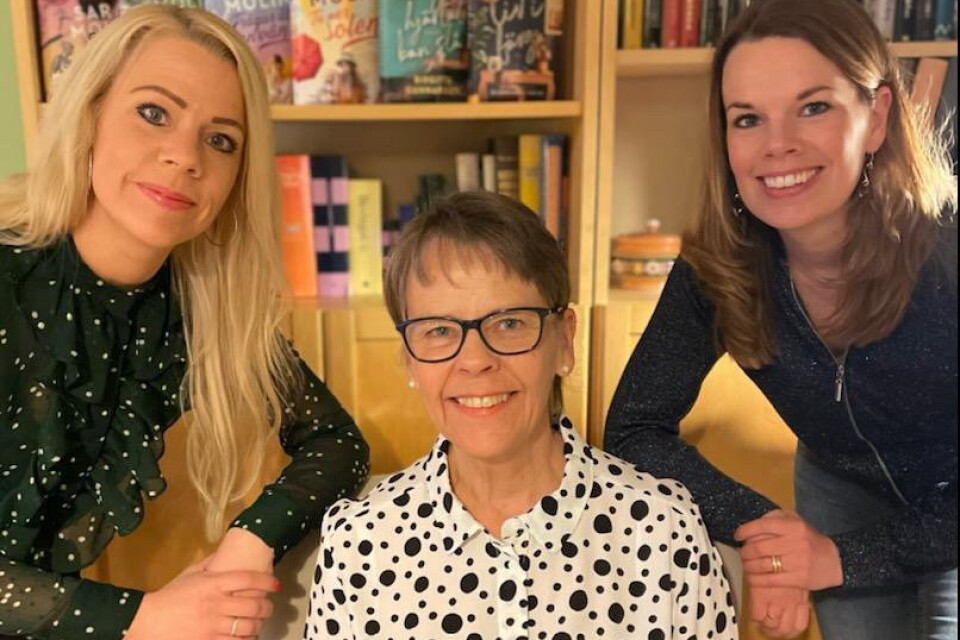 Johanna Johansson, Birgitta Gunnarson och Sara Molin skriver romanen "En snöängel till jul" ihop. Pressbild.