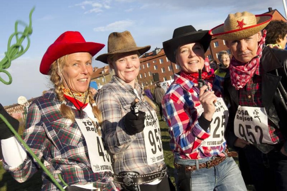 Anna Hull, Kristina Hedberg, Helen Olsson och Carina Lloyd tog både löpningen och utklädningstemat på allvar.