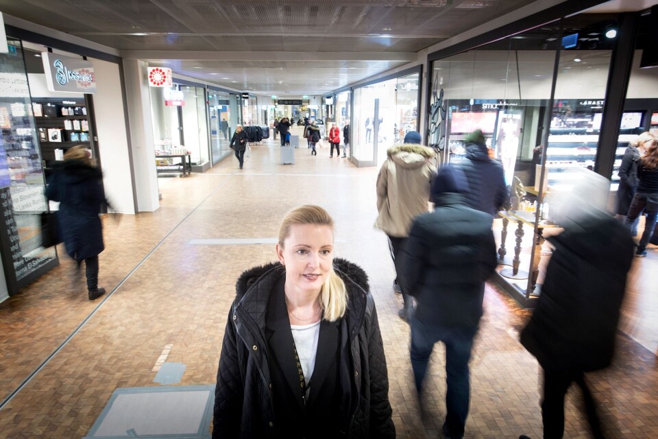 Linda Borgström, centrum manager för Galleria Boulevard, är inte orolig för köpcentrets framtid, trots att flera företag har berättat att de lämnar.
