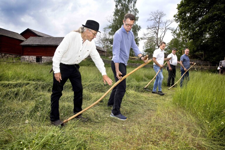Liten ceremoni när Stensjö bys status som kulturreservat firades