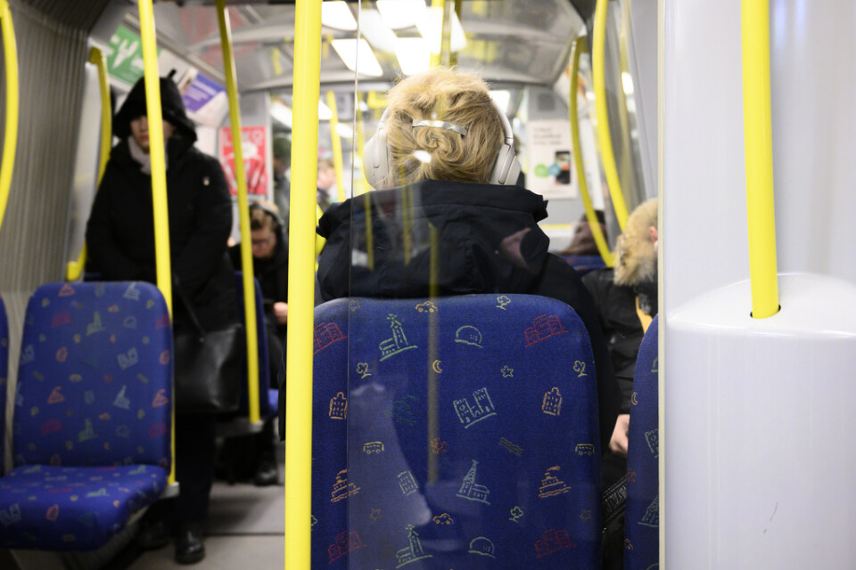 Antalet resenärer i kollektivtrafiken i Stockholm måste minska om det inte tidvis ska bli trångt och uppstå risk för smittspridning. Arkivbild.