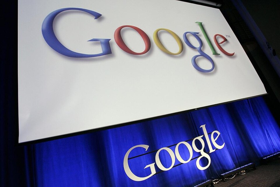 Genius Media, företaget bakom låttextsajten genius.com, anklagar Google för att använda sig av deras låttexter i sin sökmotor, i stället för att länka till deras sajt.