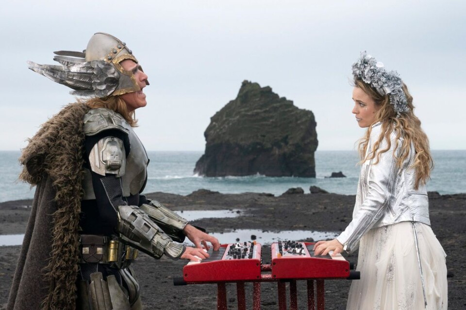 Will Ferrell som Lars Ericksong och Rachel McAdams som Sigrit Ericksdottir, som tillsammans utgör den isländska duon Fire Saga.