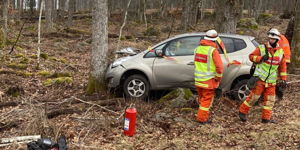 En kvinna skadades allvarligt vid singelolyckan i närheten av Väckelsång.