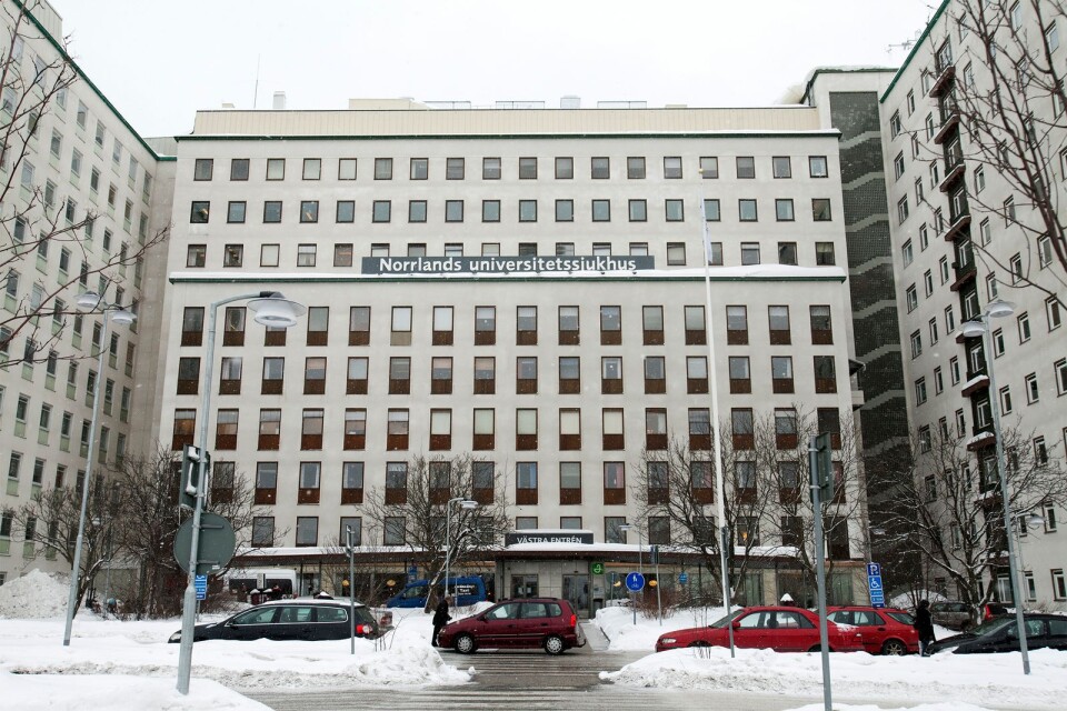 Norrlands universitetssjukhus i Umeå slog larm sedan en man som kommit in för vård var smutsig. Mannen bodde på ett äldreboende i kommunen. Arkivbild.