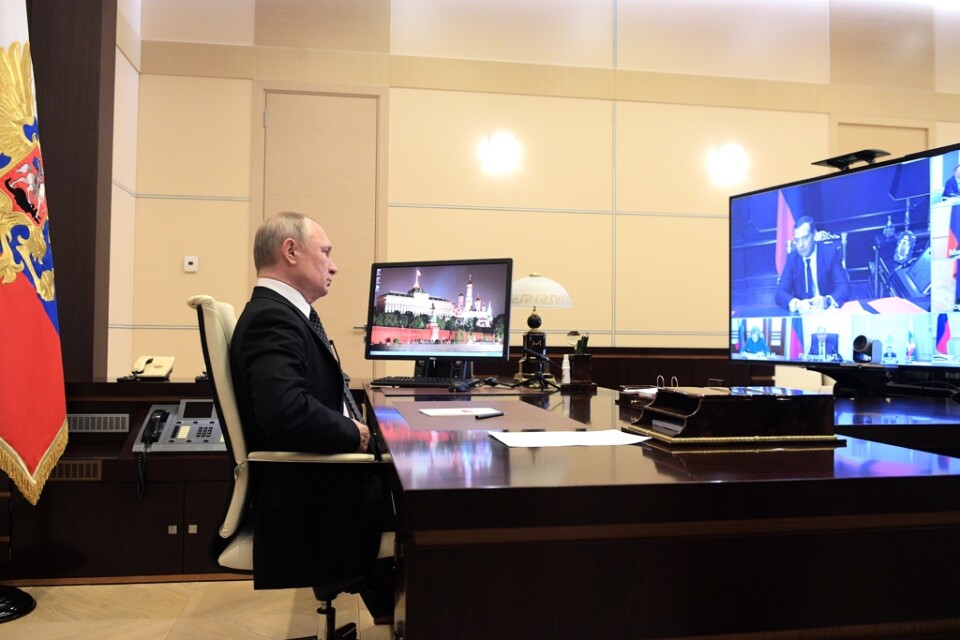 Rysslands president Vladimir Putin har beslutat att skjuta upp firandet den 9 maj.