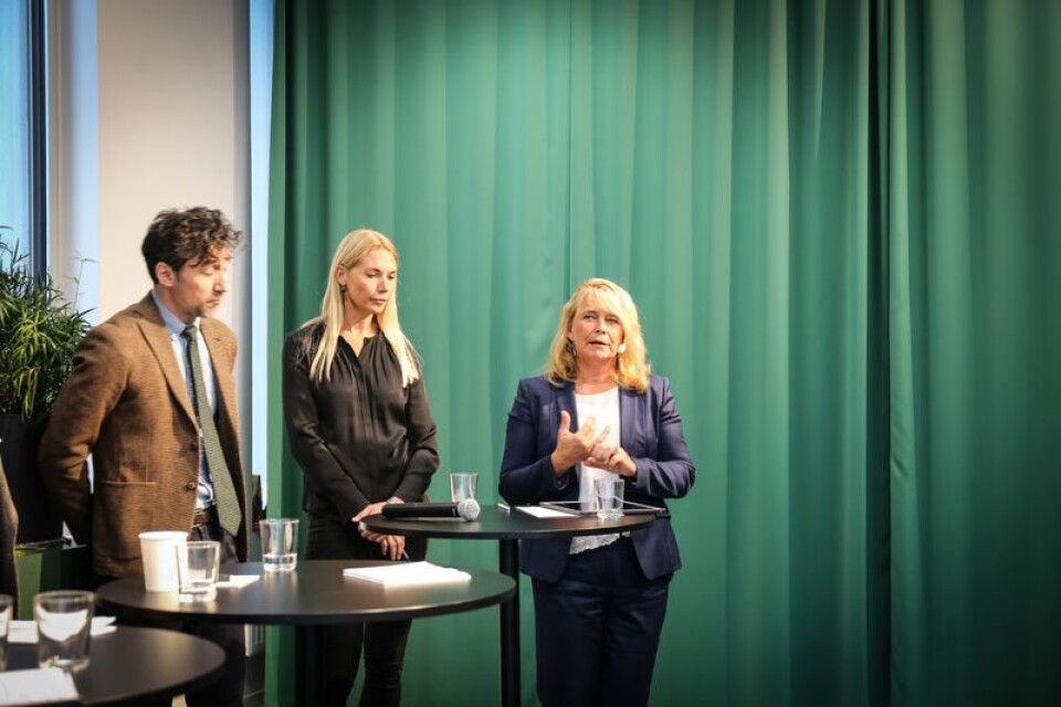 Systembolagets chefsjurist Malin Sandquis och vd Magdalena Gerger menar att gårdsförsäljning skulle skada svenskarnas hälsa.