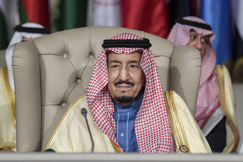 Saudiarabiens kung Salman vid ett möte i Tunisien i mars.