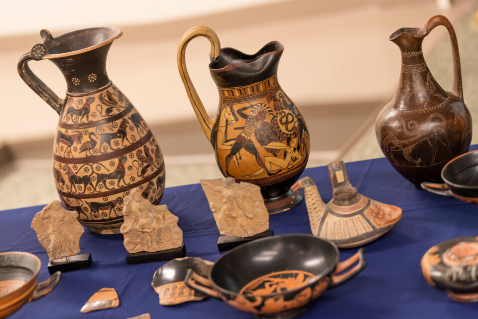 Stulna föremål från antiken har lämnats tillbaka till Italien.