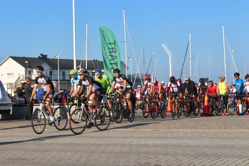 I år rullar cykelklassikern Ölandsrundan för 51:a gången och starten går på hamnplanen i Färjestaden.