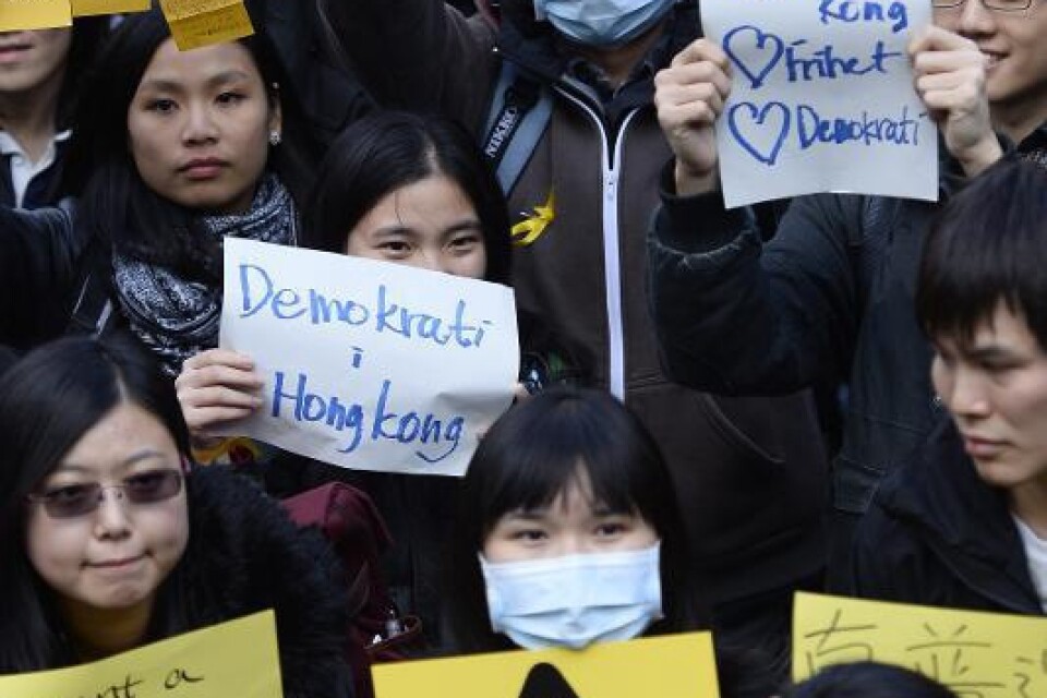 Studenter från Hongkong, och andra sympatisörer, demonstrerade på Sergels Torg i Stockholm för demokrati i Hongkong.