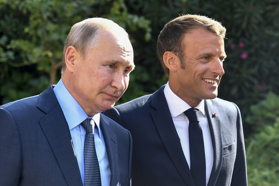 Emmanuel Macron och Vladimir Putin möttes i södra Frankrike på måndagen.