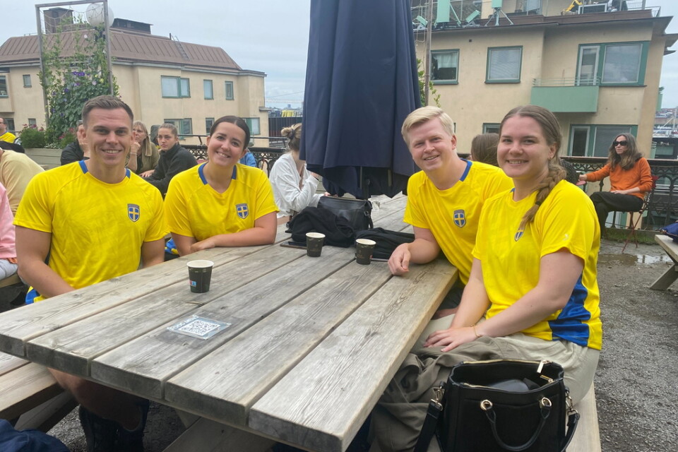Albin Melin, Markus Carlsson, Sofia Södergren och Isabella Bergvik gick till Mosebacke på söndagen för att heja fram Sverige.