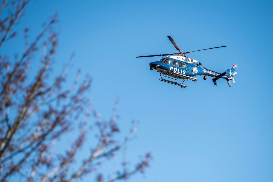 En polishelikopter sökte av området kring Nättraby.
