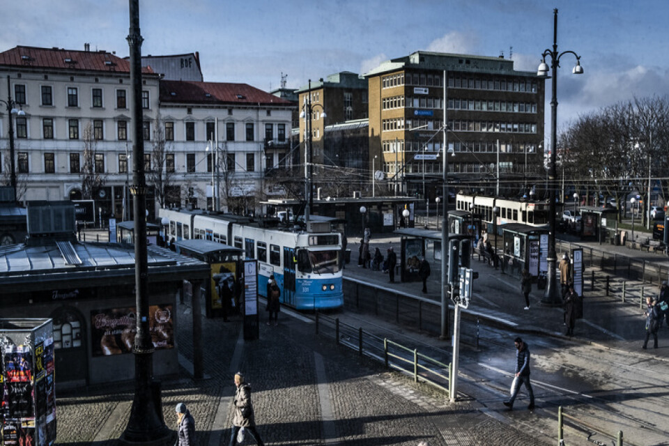 Tidigt en morgon i somras blev en ung man svårt knivhuggen på Järntorget i Göteborg. Arkivbild.