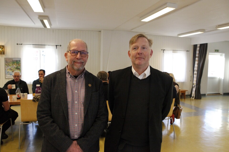 Bosse Sagerfors och Karl Magnus Petersson, Södermöre hembygdsförening, fick ta emot bidrag för en kommande teaterföreställning om mystiska platsen Kanaberg.