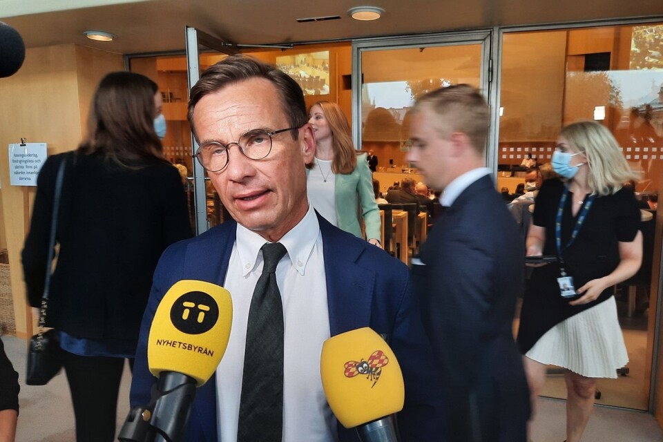 Moderat party leader Ulf Kristersson (M) is interviewed in parliament. M, KD, L and SD voted against Stefan Lofven as new prime minister.