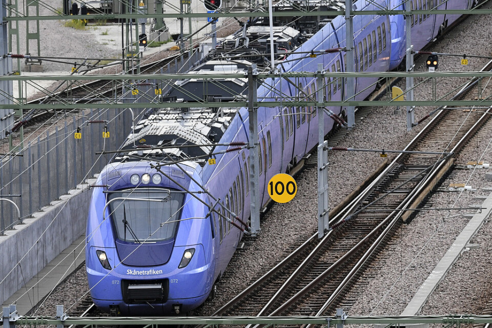 Vissa tåg tar annan väg, andra är försenade på grund av ett signalfel mellan Malmö och Lund. Samtidigt försinkas tågtrafiken över Öresund av att bara ett spår går att använda. Arkivbild.