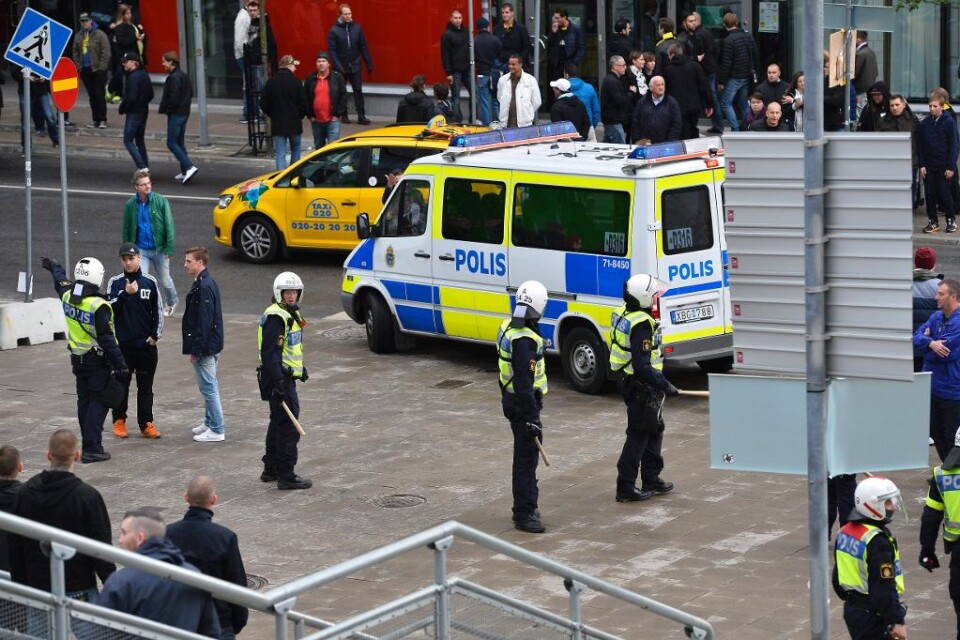 Kammarrätten prövar inte AIK Fotbolls överklagande av målet som gäller poliskostnaderna i samband med fotbollsmatcherna före 2014. Därmed kvarstår förvaltningsrättens beslut och AIK tvingas betala närmare åtta miljoner kronor för polisbevakningen av 39