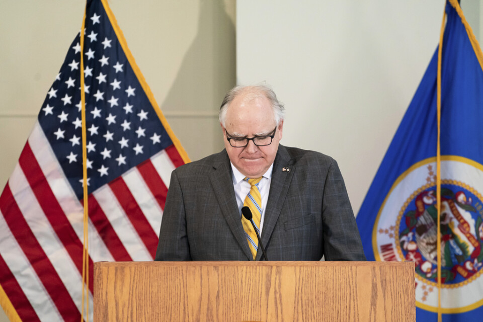 Minnesotas guvernör Tim Walz talar om oroligheterna i Minneapolis.