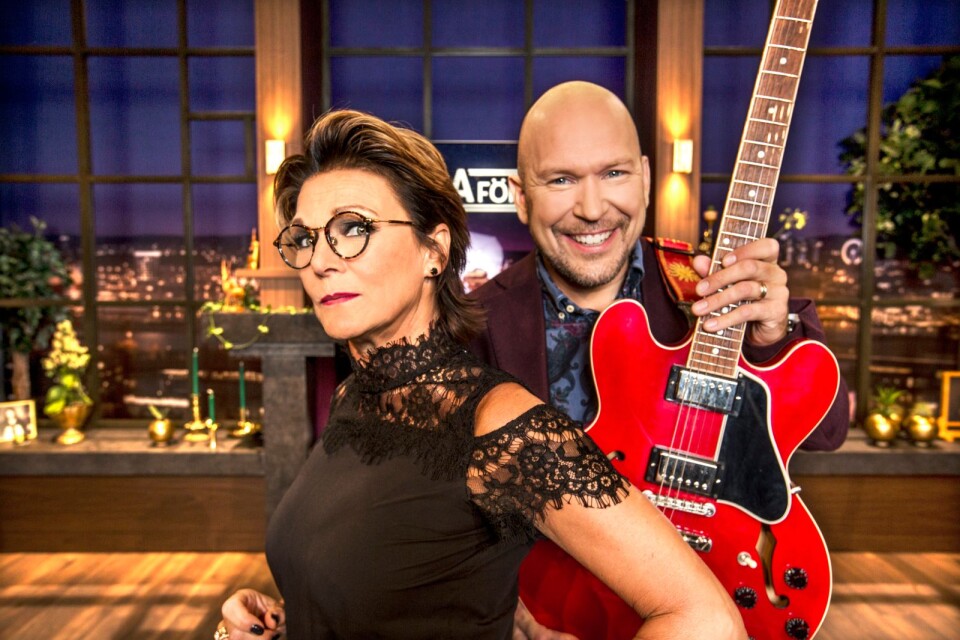 Katrin Sundberg är programledare och Björn A Ling är musikansvarig i SVT:s nya fredagsunderhållning ”Alla för en”.