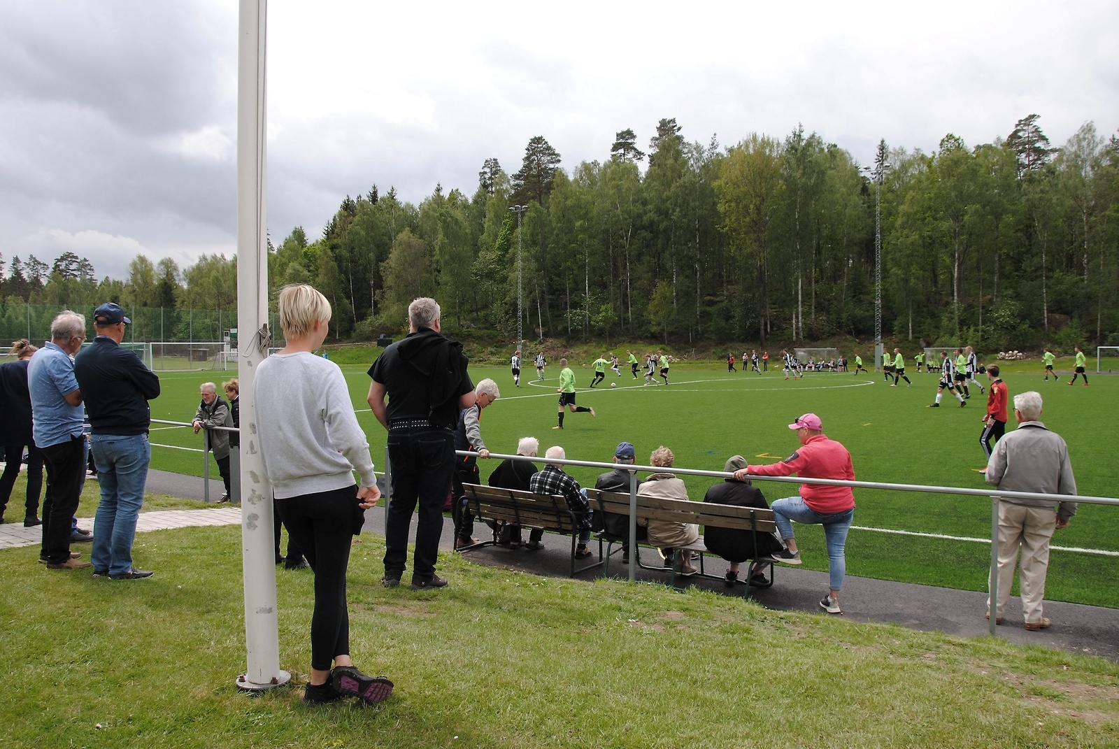 Fotbollsmatch spelades förstås på invigningsdagen på Färevallen i Sibbhult. FOTO: SUSANNE GÄRE