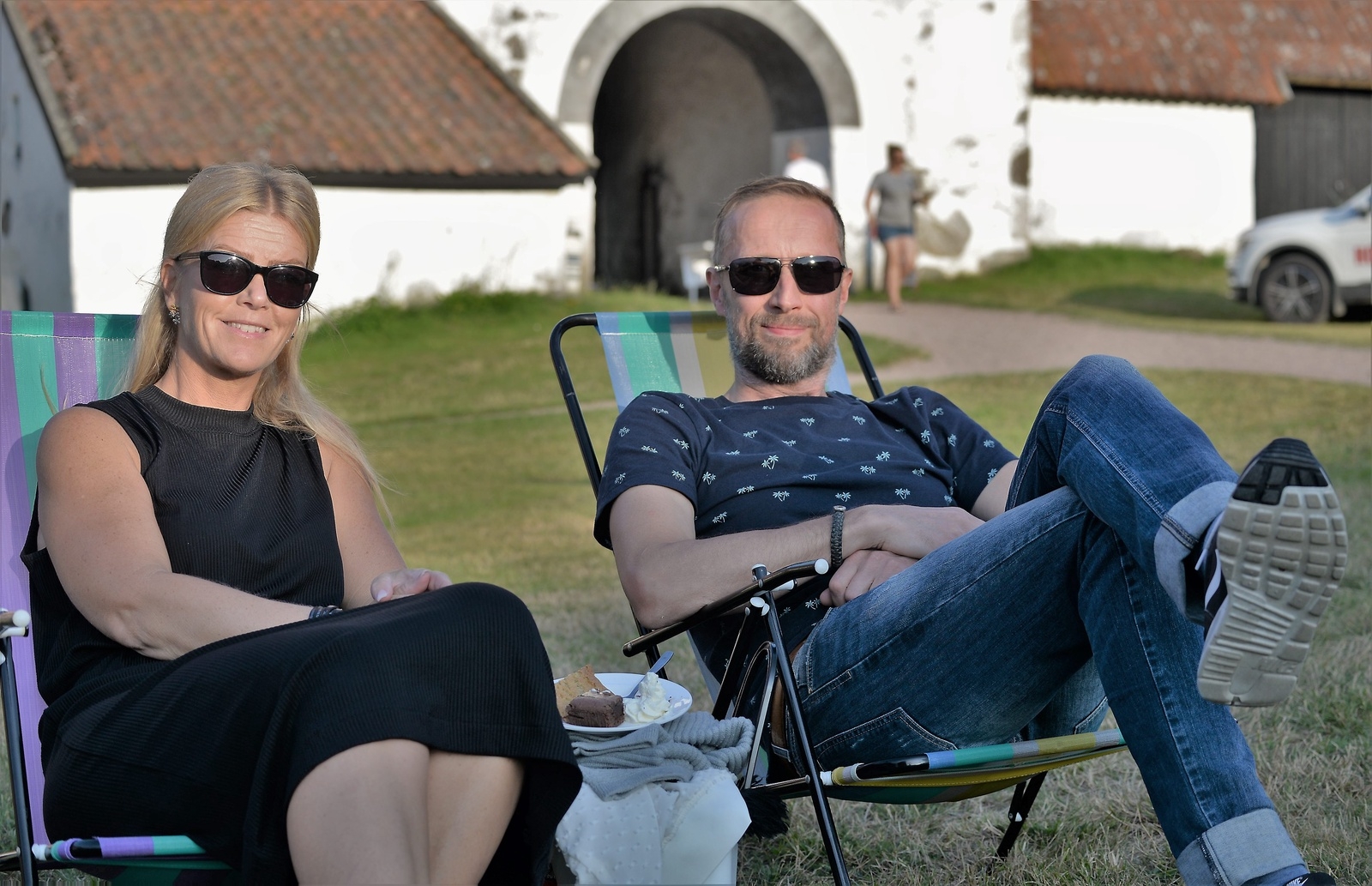 Marlen Olsson och Magnus Persson njöt av solen och framträdandet.
