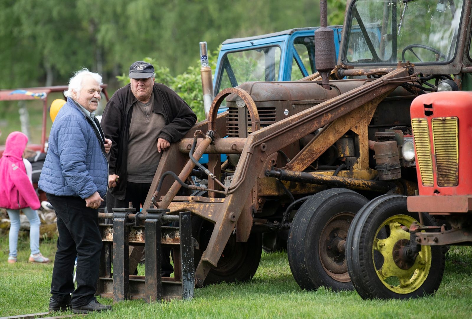 Aldo Johansson, Mörrum och Torsten Larsson, Svängsta gillar gamla traktorer.