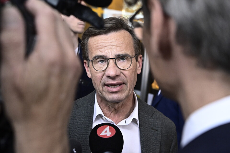 Ulf Kristersson (M) intervjuas efter omröstningen av vårbudgeten i riksdagen.