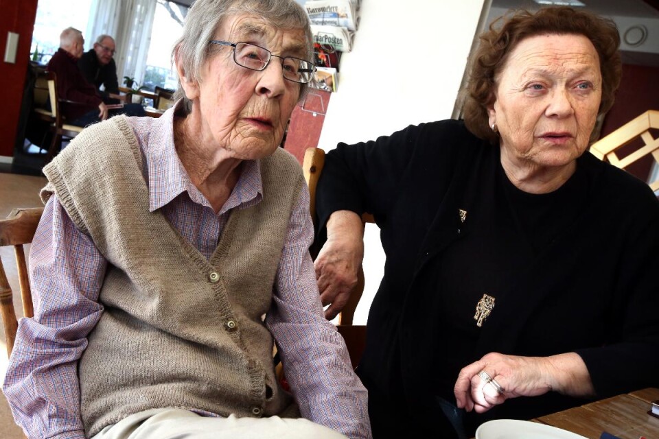 Signhild Johansson och Ulla Krusell önskar att kvinnors pensioner var högre. ”Det är fel att den tiden man varit hemma med barn inte varit pensionsgrundande”, säger Ulla Krusell.
