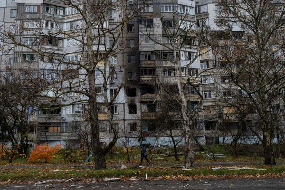 Ett hus i Cherson som förstörts av rysk beskjutning. Bild från i fredags.