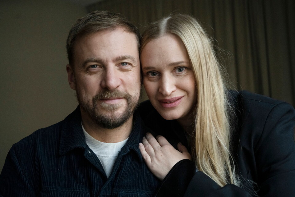 Erik "Jerka" Johansson och Vera Vitali spelar det krisande paret Patrik och Lisa i långfilmen "Länge leve Bonusfamiljen".