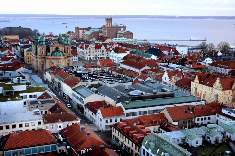 Insändarskribenten efterlyser svar om politikernas ambitioner att Kalmar ska växa.