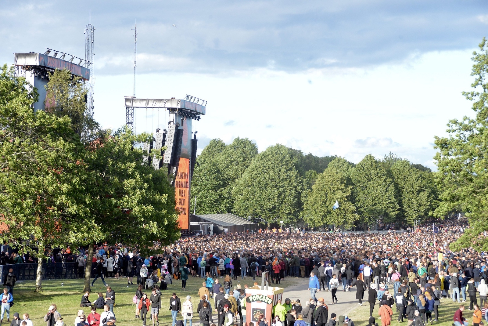 I väntan på Bob Dylan. Roskildefestivalen 2019. Foto: Ralph Bretzer