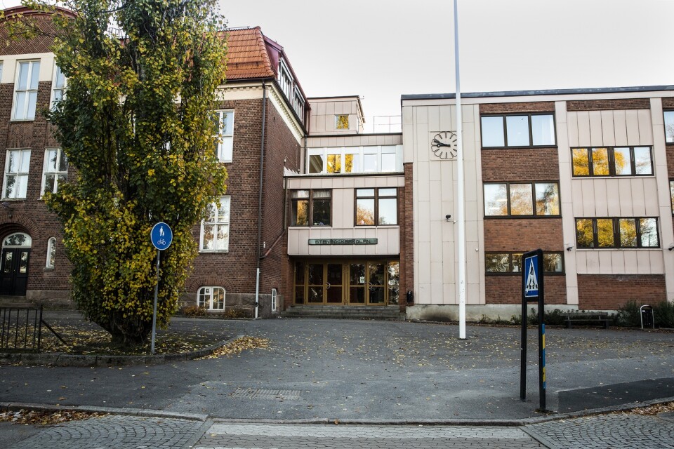 När nya skolor finns på plats i centrala Ulricehamn ska Socialdemokraterna verka för att elever från Hössna ska ingå i upptagningsområdet för skolor i centralorten.