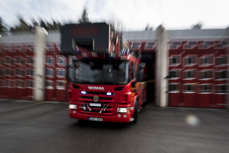 En kvinna i 70-årsåldern har avlidit av skador hon ådrog sig i samband med en brand i en lägenhet i Oxelösund. Arkivbild.