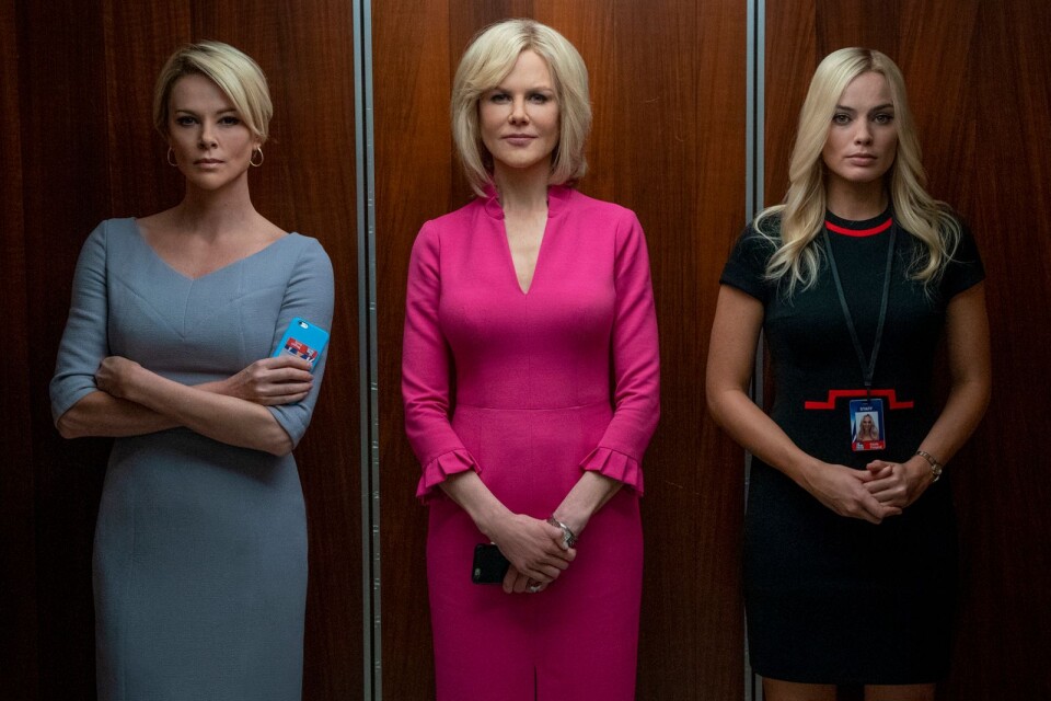 Charlize Theron, Nicole Kidman och Margot Robbie gestaltar tre anställda på Fox, som ofrivilligt förenas i sina erfarenheter med Roger Ailes.