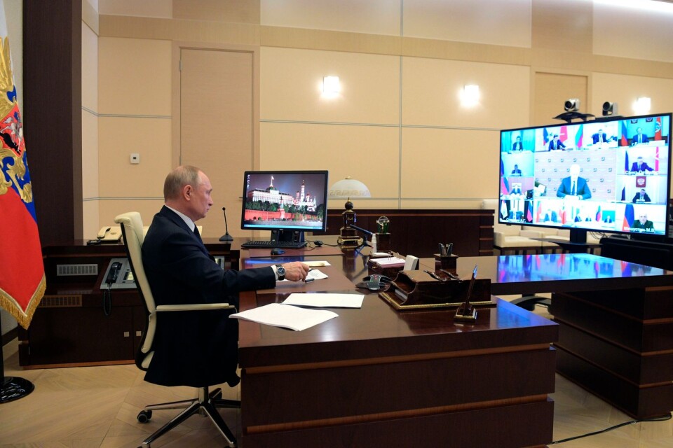 Videokonfererande Putin.