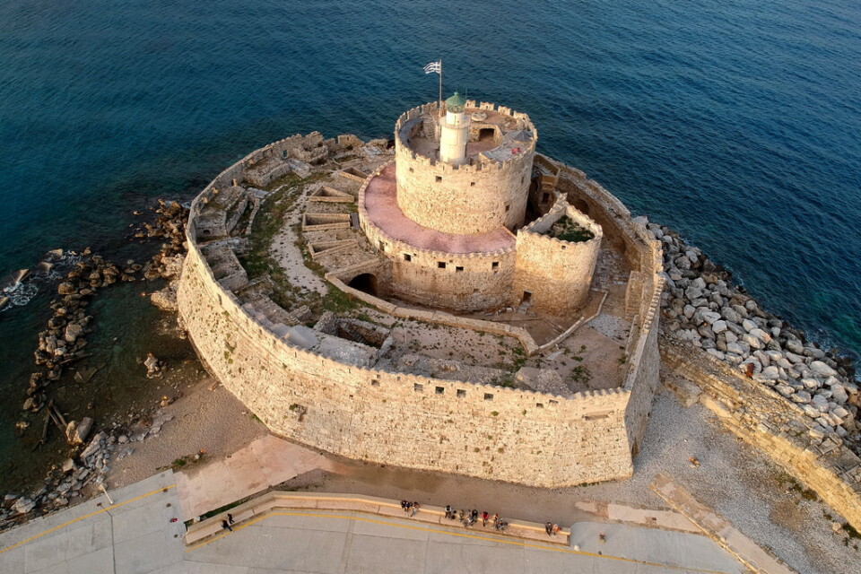 Fyren i fortet Agios Nikolaos är en av byggnaderna som har övervakats inom ramarna för EU-projektet Hyperion.
