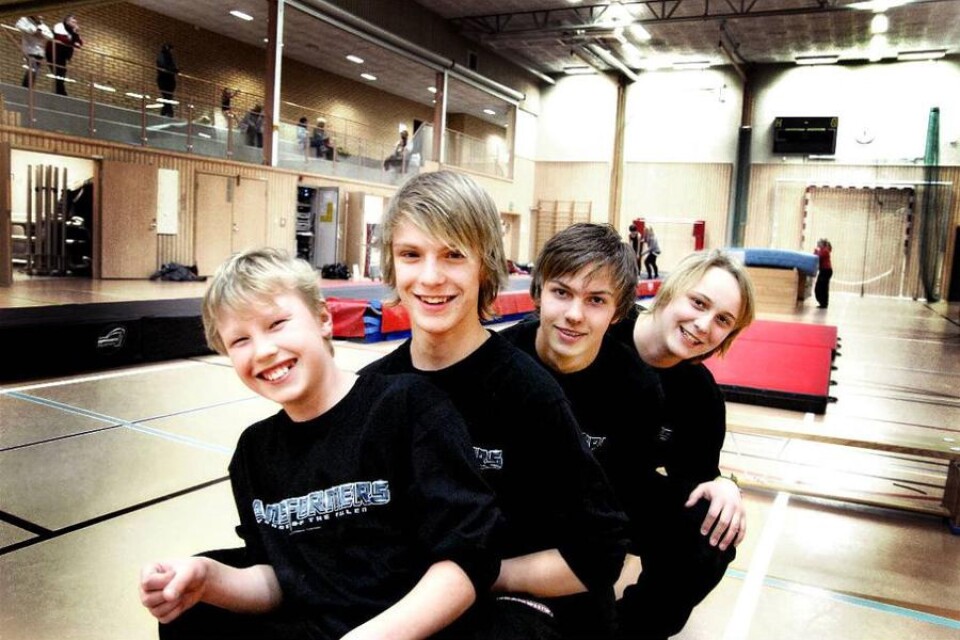 Filip Bonnerup, Albin Palmgren, Alexander Jonsson och Kasper Björklund är fyra av 28. En minoritet av killar i Tranemo gymnastikförenings äldsta träningsgrupp.