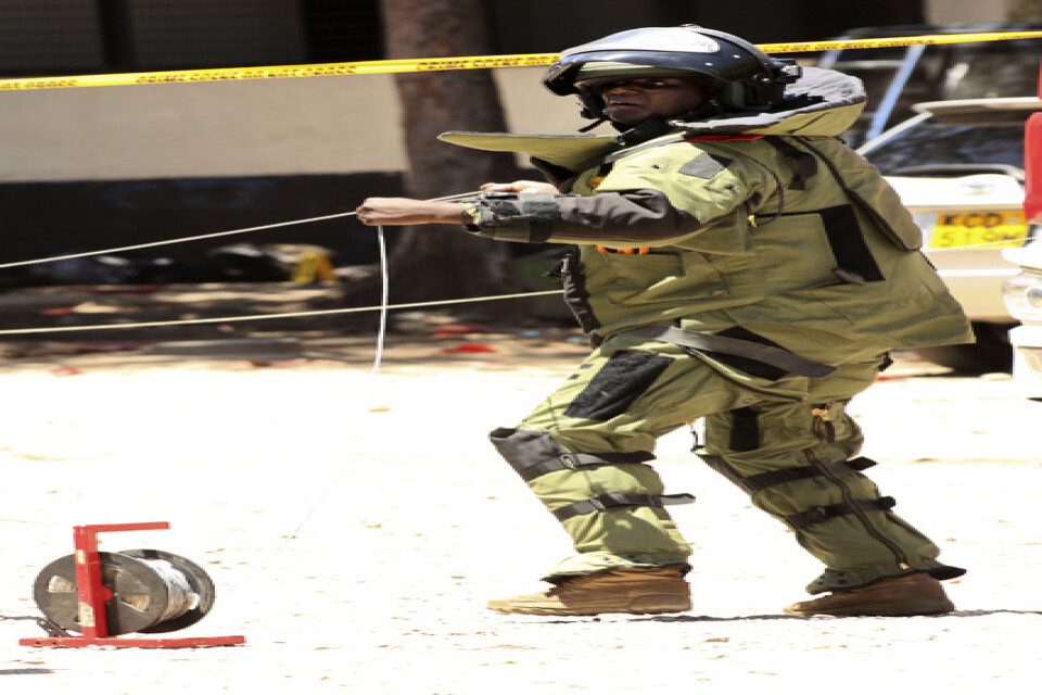 Minst tio kenyanska poliser har dödats i en explosion. Bilden är tagen vid ett tidigare tillfälle.