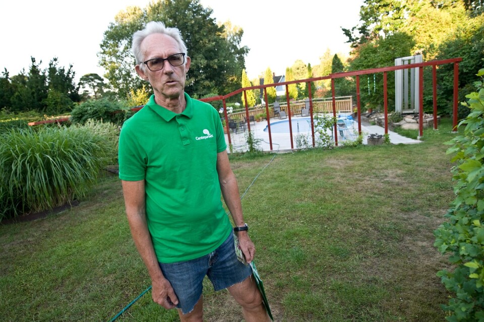 Lars-Ivar Ericson i trädgården hemma i Tyringe.