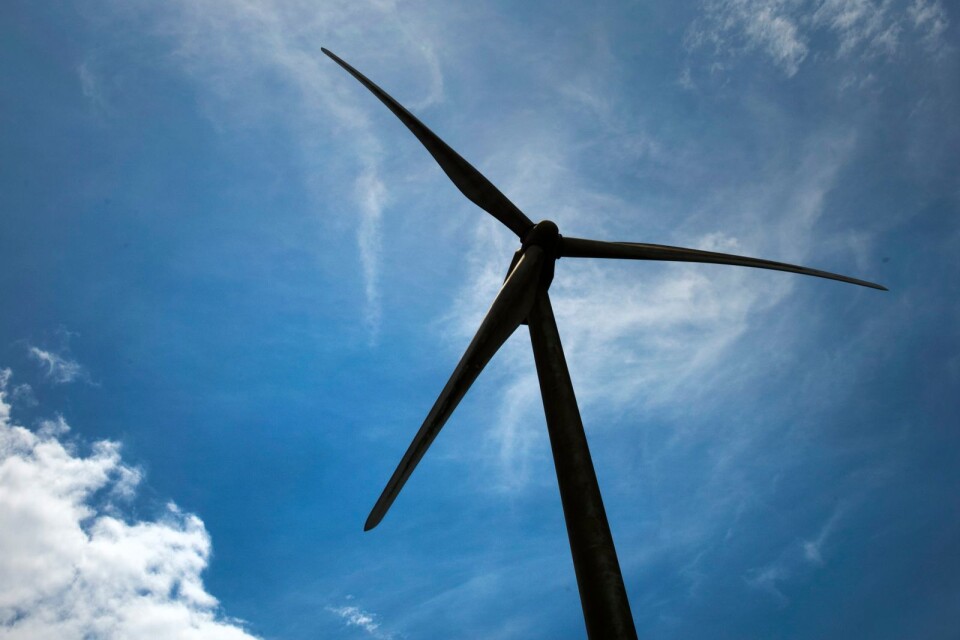 ”Tänk så många vårdplatser man kunde fått för vindkraftspengarna,” skriver Opinion Västblekinge.