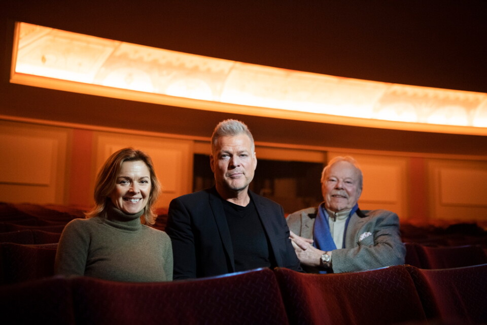 På bilden My Blomgren, kreativ producent, Mattias Behrer, vd Live Nation och Thomas Johansson, nordisk styrelseordförande, på plats på Göta Lejon.