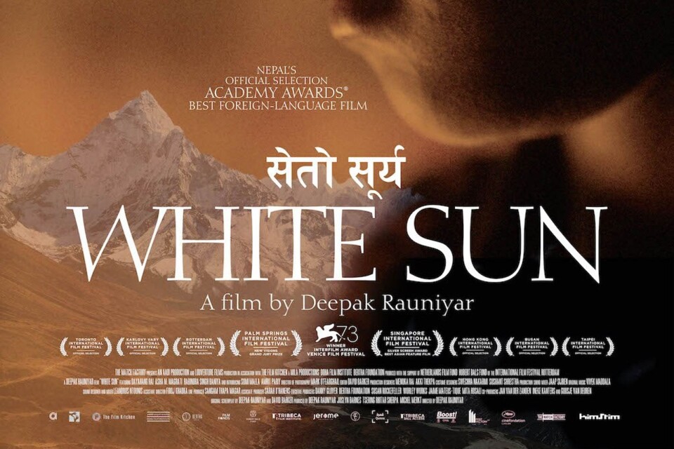 White Sun visas 4/3 och är en nepalesisk film, den första som fått biodistribution i USA och Kina.